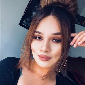 Meet your Posher, Saret